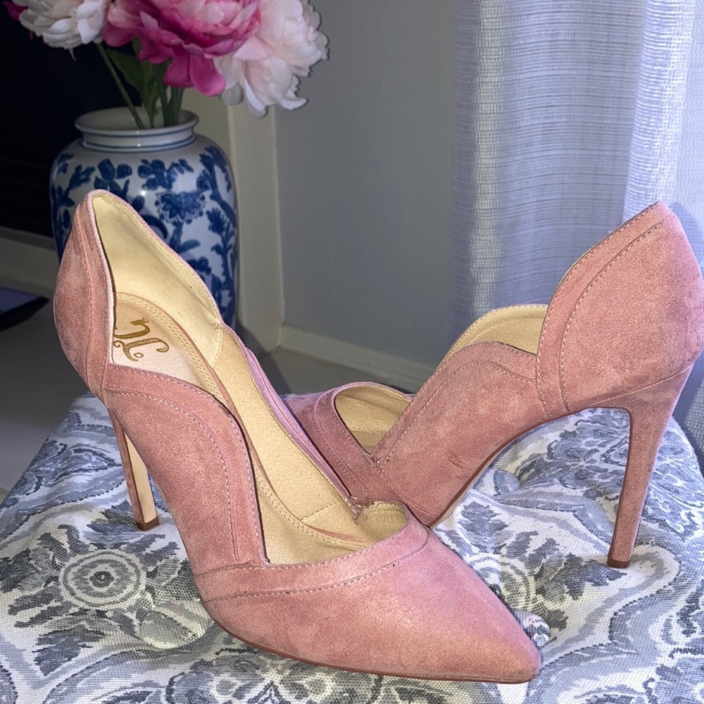 Journee Collection Rose Pumps